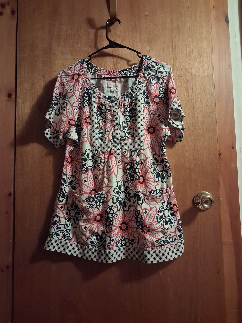Floral Scoop-Neck Tunic in Coral and Black